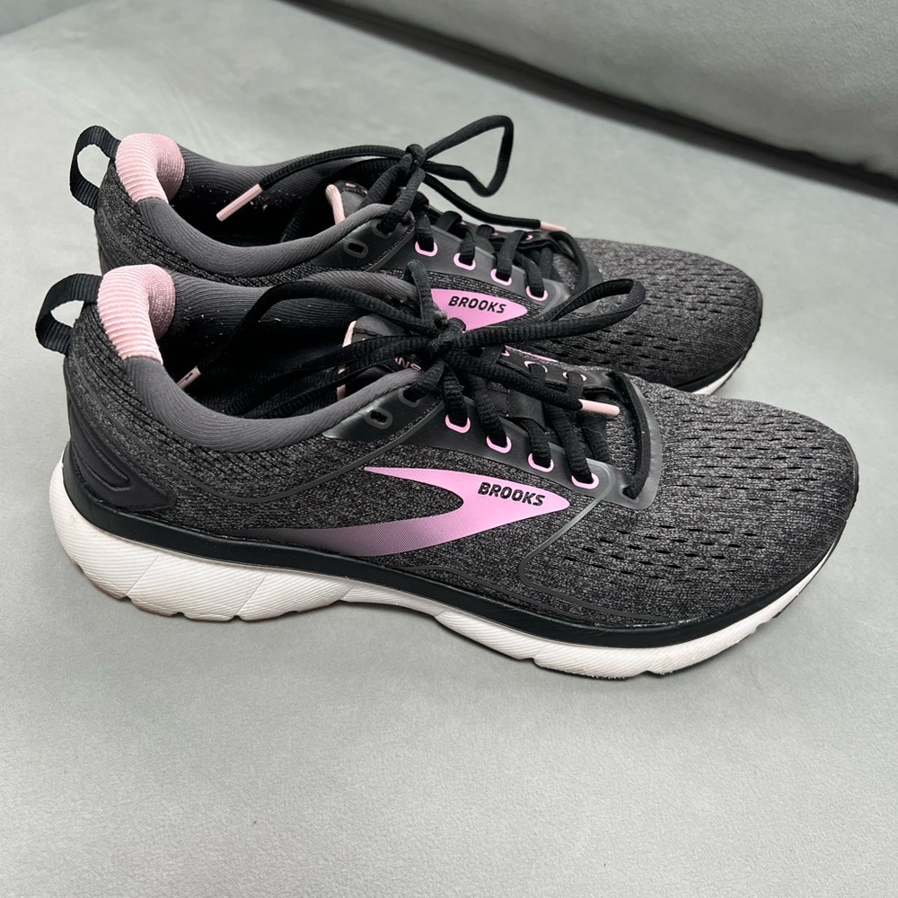 Brooks running sneakers